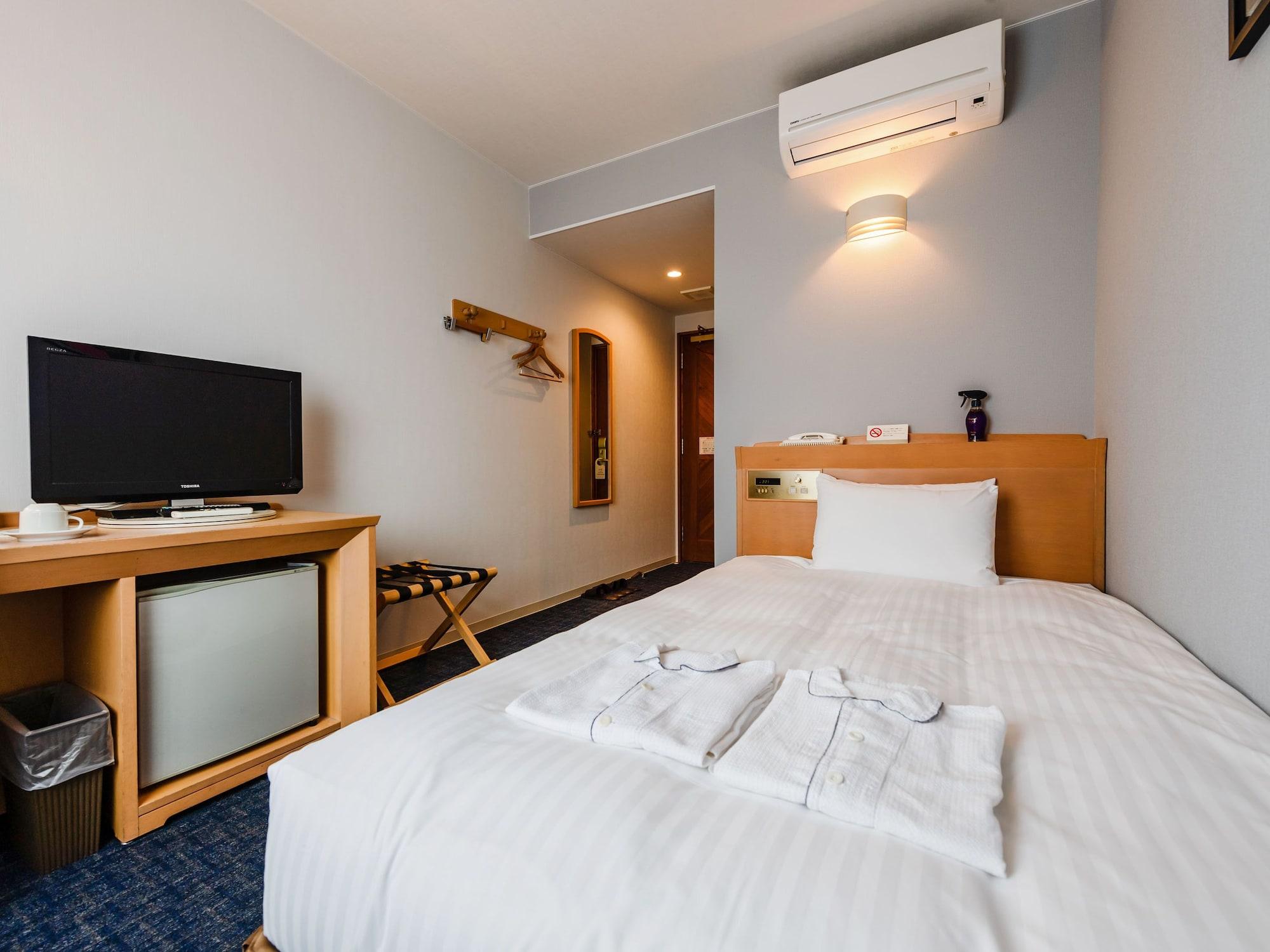 Hotel Azat Naha Esterno foto