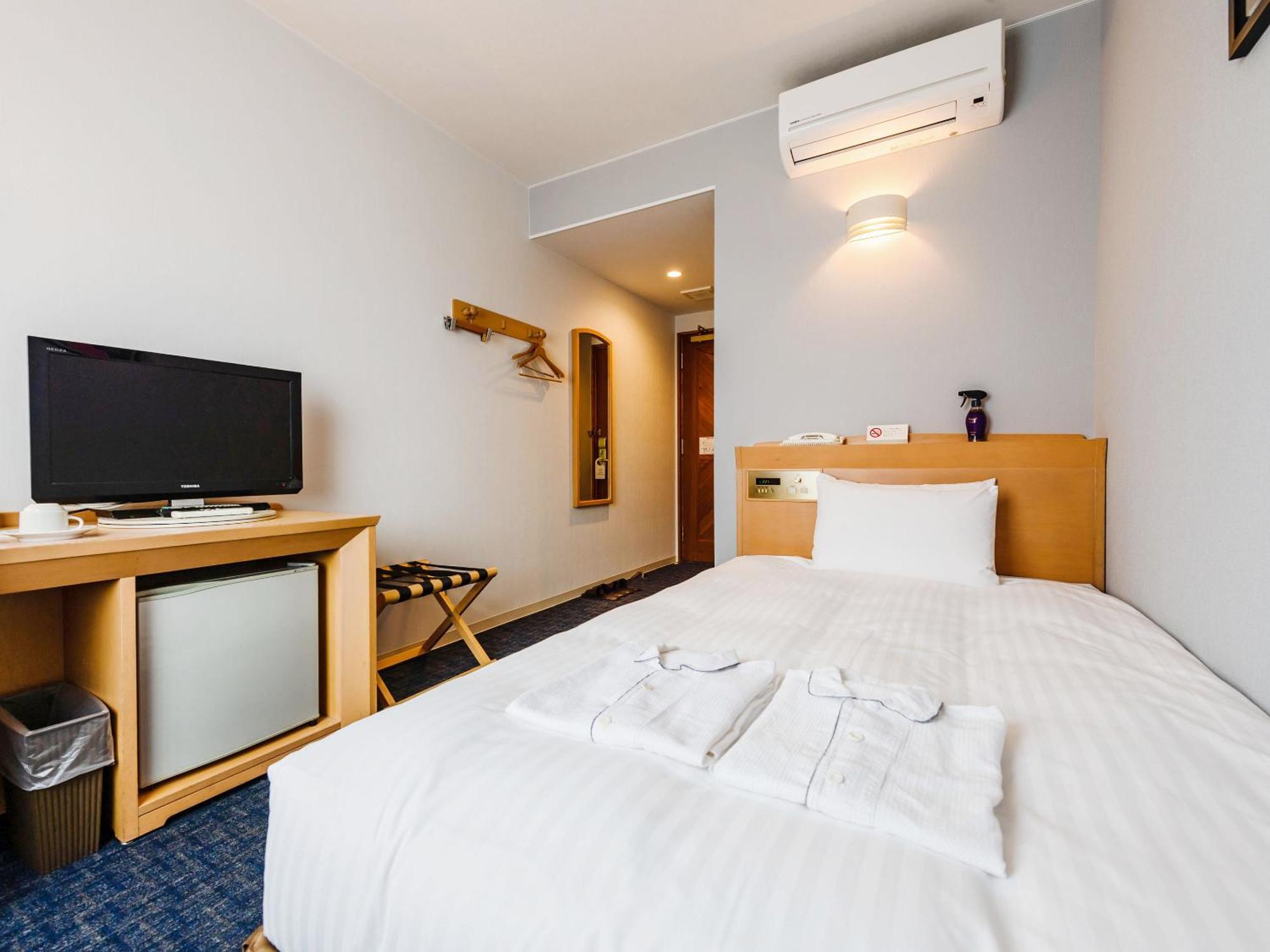 Hotel Azat Naha Esterno foto